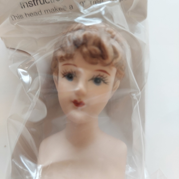 Vintage Porcelain Lady (Angel) & Hands Set 2 3/8" Brown Hair by Mangels… - Picture 4 of 8